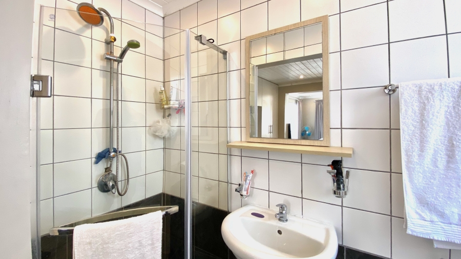 4 Bedroom Property for Sale in Velddrif Western Cape